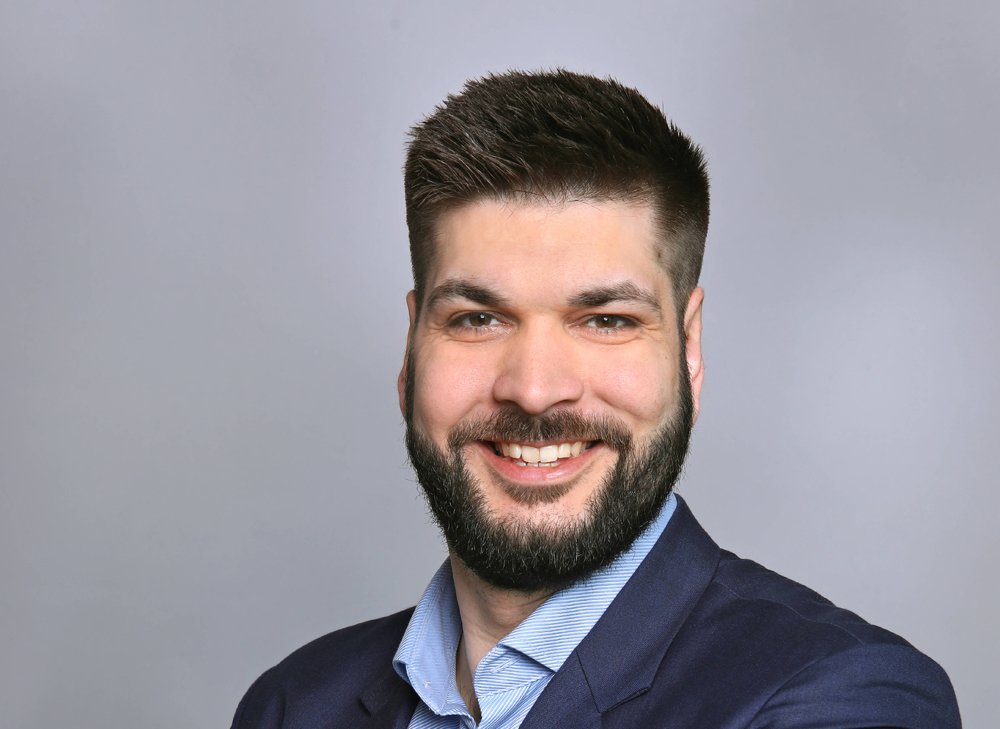 Ein Porträt-Foto von Ken Robin V.