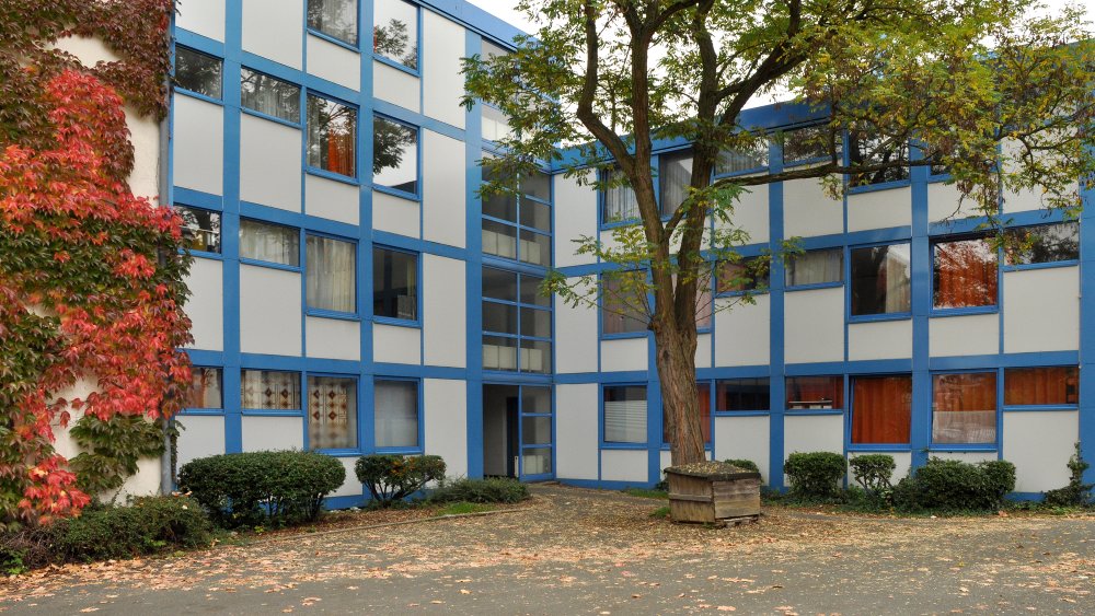 Zu sehen ist ein Studierendenwohnheim von außen.