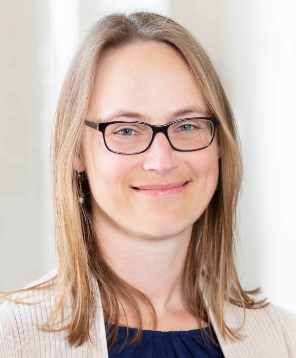 Ein Porträt-Foto von Caroline F.